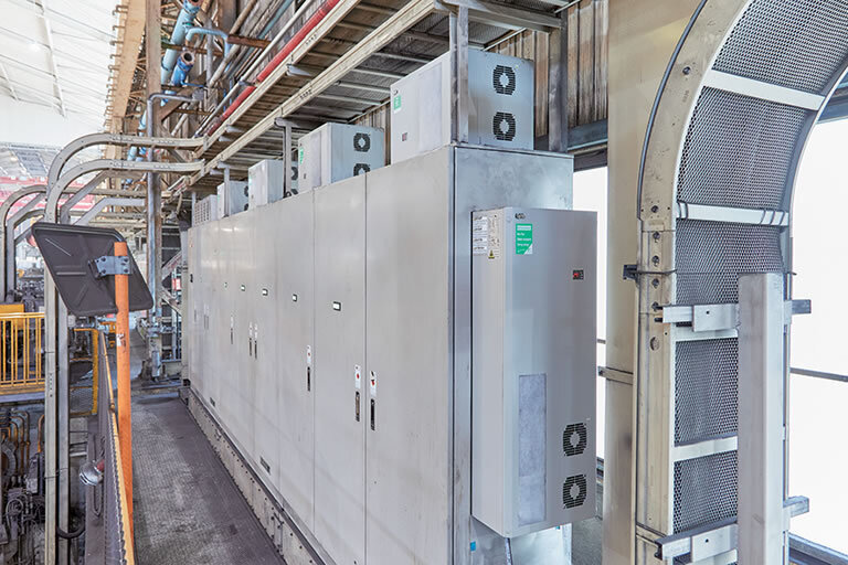 Cooling panel of a metal processing line
