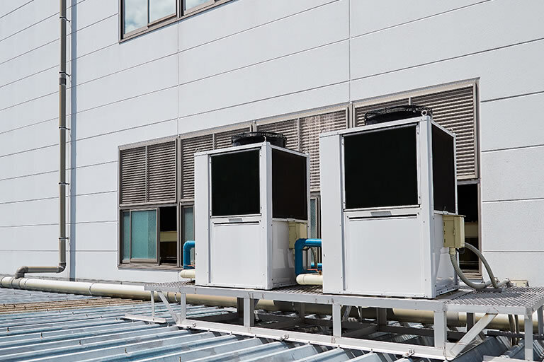 Cooling of coolant tanks (outdoor installation)